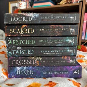 [ SOLD! ] LIKE NEW! Never After Complete Paperback Series (SET OF 6!)